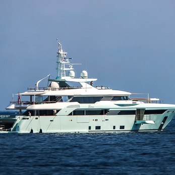 Latona yacht exterior 3