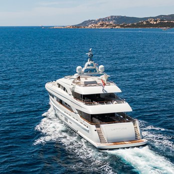 Latitude yacht exterior 5