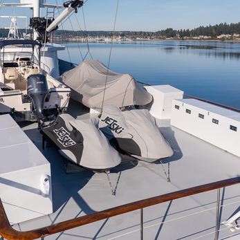 Silverado yacht exterior 3