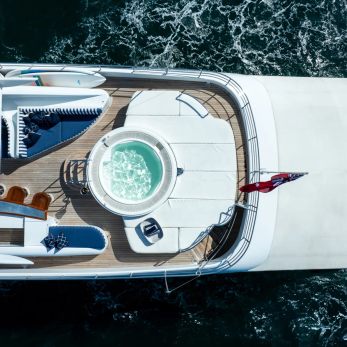 Lumir yacht exterior 3