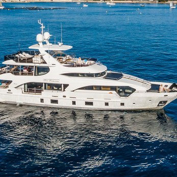 Paradise yacht exterior 3