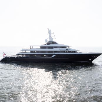 Moonstone yacht exterior 3