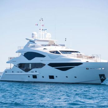 SH Magic yacht exterior 2