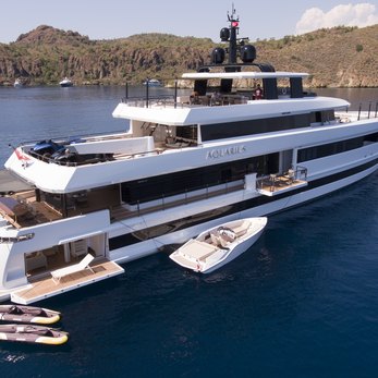 Aquarius yacht exterior 5