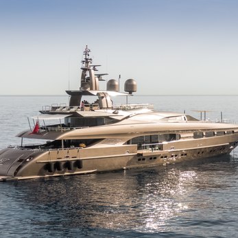 Zamani yacht exterior 2