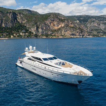Venus yacht exterior 4
