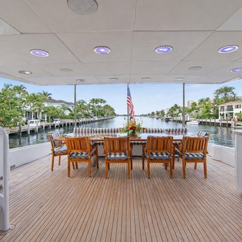 Savoir-Faire yacht exterior 5