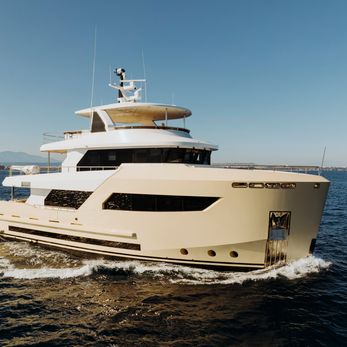 Queen of the Caribbean yacht exterior 4