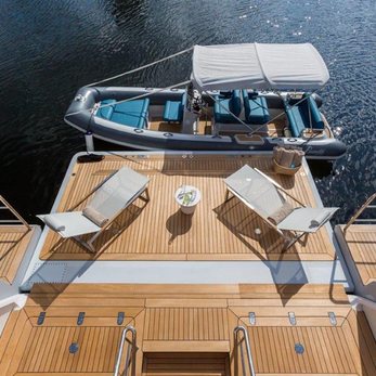 Mr.D yacht interior 3