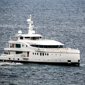 Madame Kate yacht exterior 5