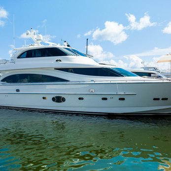 Stillwater yacht exterior 2