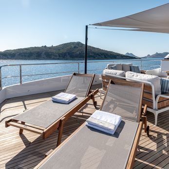 Tubabu yacht exterior 2