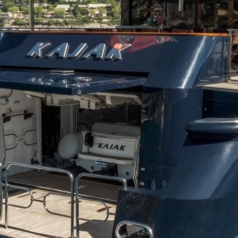 Kajak yacht interior 4