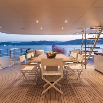 Legend yacht exterior 3