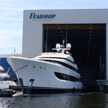 Feadship 827 yacht exterior 2