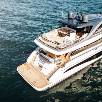 Chase yacht exterior 4