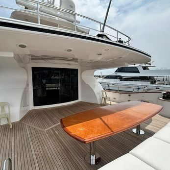 Sunshine yacht exterior 27