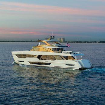 Möbius yacht exterior 4