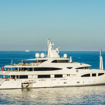 Aifer yacht exterior 2