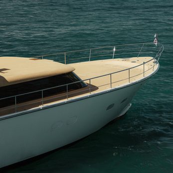 SHE / 01 yacht exterior 3