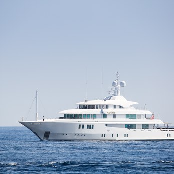 Nora yacht exterior 4