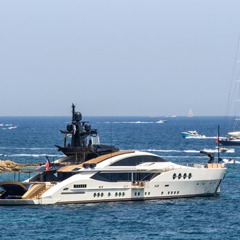 Lady M yacht exterior 4