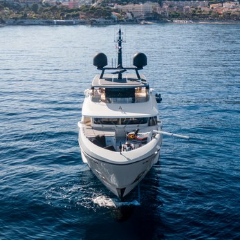 X yacht exterior 2