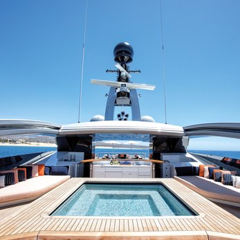 Halo yacht exterior 3