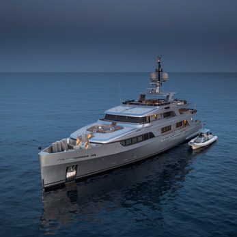 Dragoluna yacht exterior 2