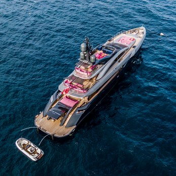 Flying Dagger yacht exterior 5