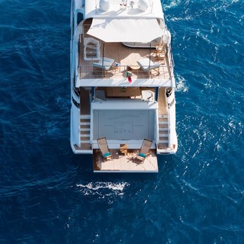 Ana yacht exterior 40