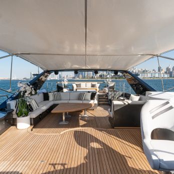 Spectre yacht exterior 2
