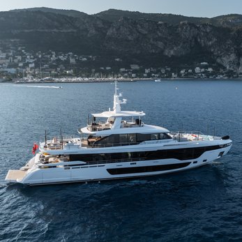 Abie yacht exterior 4