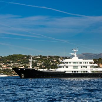 Grand Zusanina yacht exterior 5