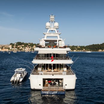 Lucky Lady yacht exterior 4