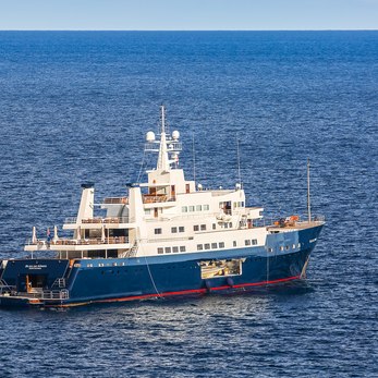 Bleu De Nimes yacht exterior 2