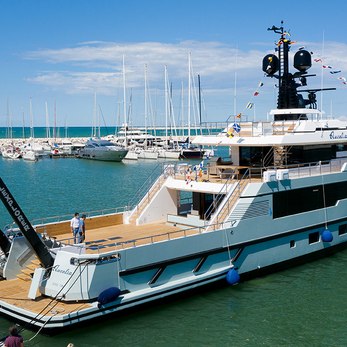 Aurelia yacht exterior 4