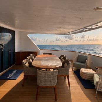 Alpheratz yacht exterior 4