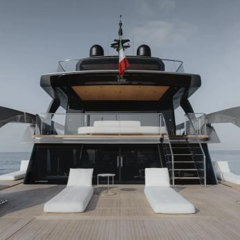 Obsidian yacht exterior 2