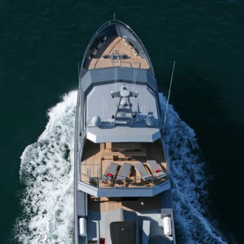 Akiko yacht exterior 2