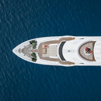 Fandango yacht exterior 3