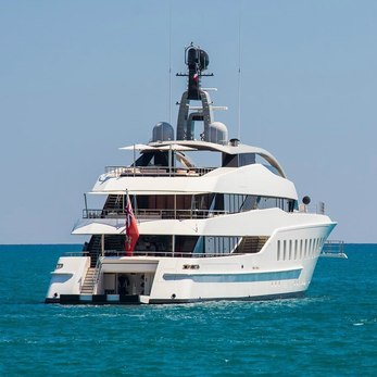 Halo yacht exterior 5