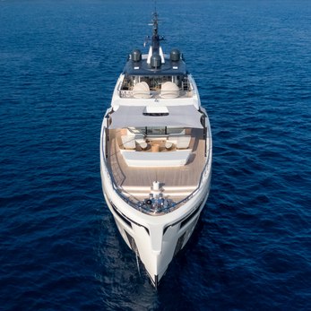 IVAH511 yacht exterior 2