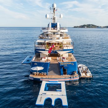Huntress yacht exterior 4