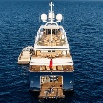 Andiamo yacht exterior 4