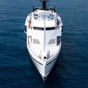 Wanderlust yacht exterior 2