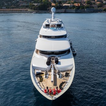 Eminence yacht exterior 2