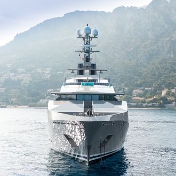 Skat yacht exterior 2