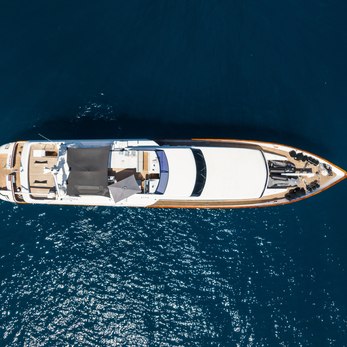 Hemilea yacht exterior 3