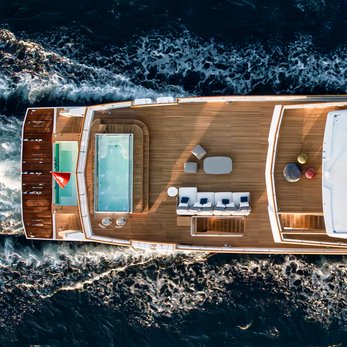 Miouch yacht exterior 3